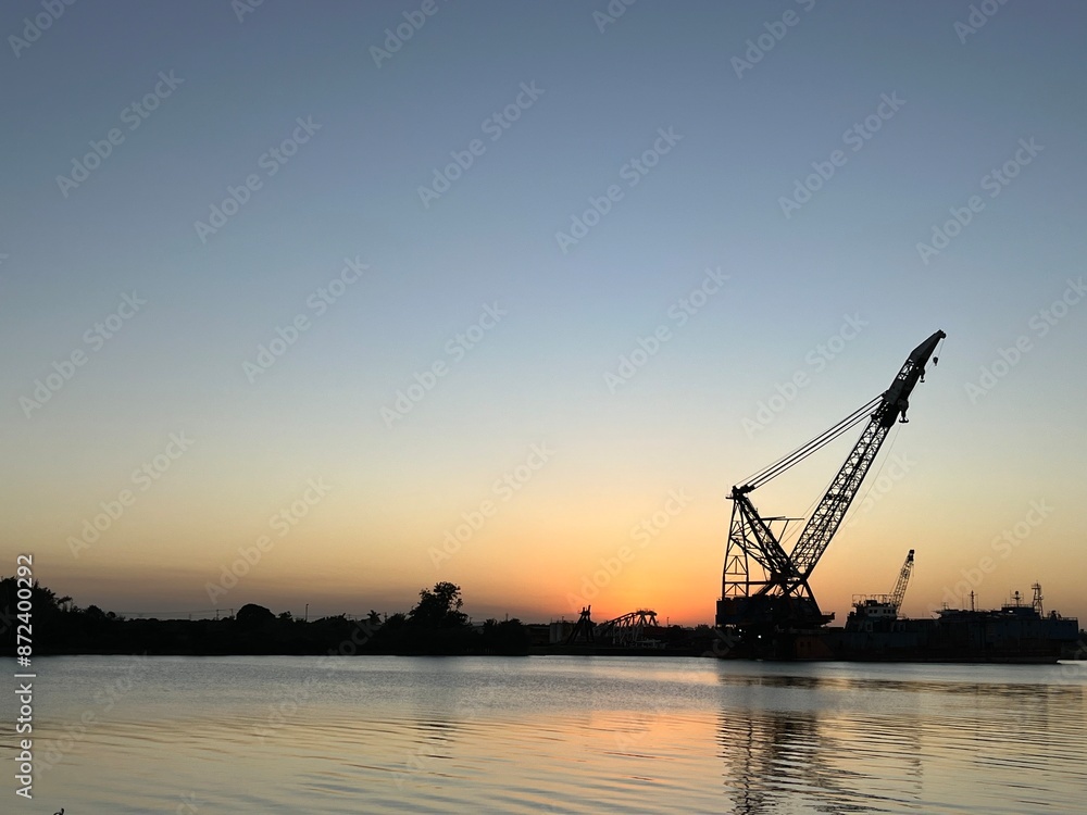 Atardecer naranja en el puerto Tuxpan Atardecer naranja en el puerto Tuxpan