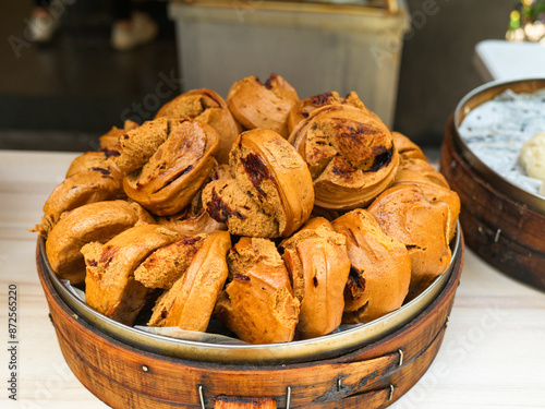 Brown sugar steamed bread is a kind of sweet food that is placed in brown sugar inside the steamed bread, and it is also one of the favorite breakfast foods of Chinese people.
 photo