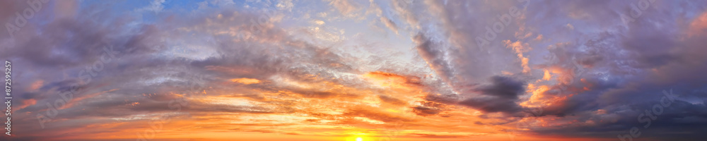 Obraz premium Beautiful summer sunset dramatic sky