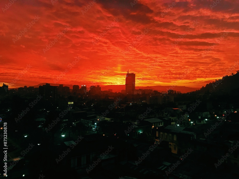 Fototapeta premium Beautiful sunset in the city of Santiago de Chile