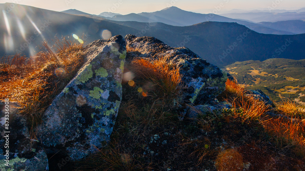 Obraz premium Brebeneskul mountain peak in early morning time , Carpathian mountains, Ukraine