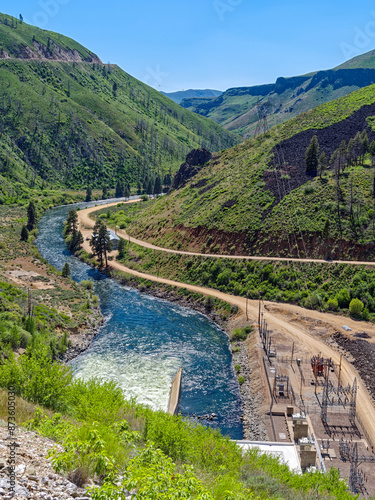 фотографія The powerhouse and transmission lines at the Anderson Ranch Dam near Mountain Ho
