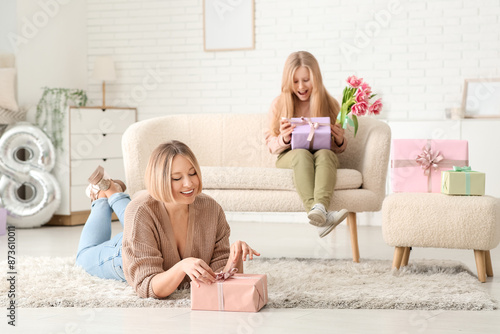 Mother and daughter celebra...