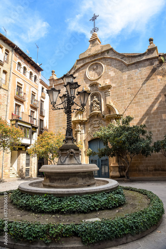 Obraz na płótnie Plaza de obispo in Solsona, Catalunya Spain, with the fountain and the lamp in the middle of the square w salonie