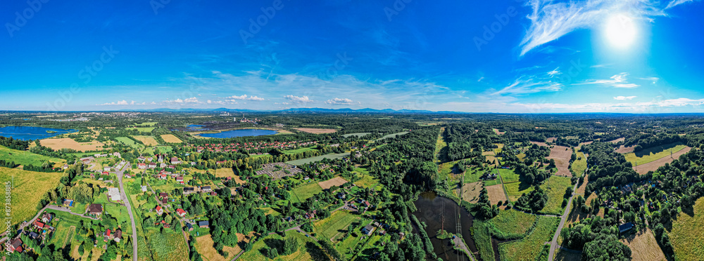 Górny Śląsk w Czechach, tereny przemysłowe w okolicy Karwiny. Panorama latem z lotu ptaka