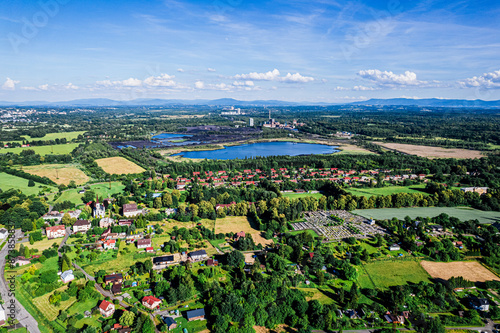 Obraz na płótnie Górny Śląsk w Czechach, tereny przemysłowe w okolicy Karwiny. Panorama latem z lotu ptaka w salonie