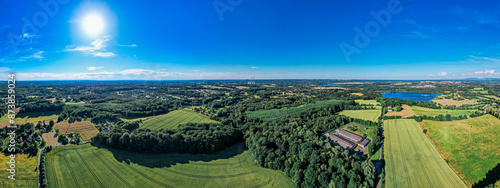 Górny Śląsk w Czechach, tereny przemysłowe w okolicy Karwiny. Panorama latem z lotu ptaka