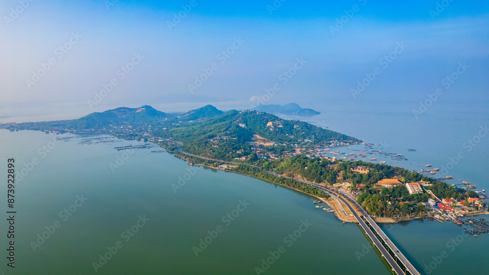 Obraz premium View of Yor Island, in the lake of Songkhla Province, southern Thailand, Asia
