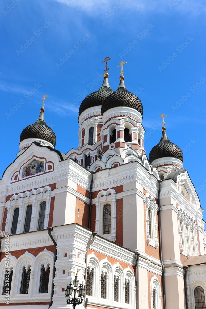 Fototapeta premium Alexander Nevsky Cathedral in the medieval old town of Tallinn, Estonia
