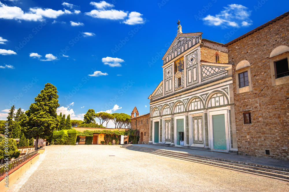 Fototapeta premium San Miniato al Monte basilica in Florence view