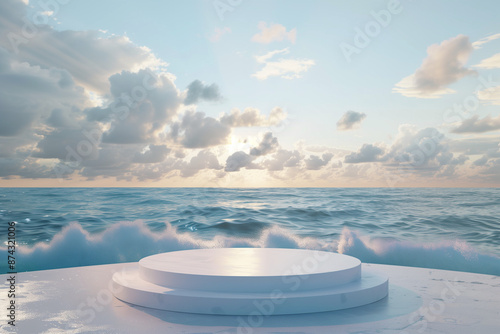 Podio di marmo bianco vuoto per presentazione prodotti circondato dalle onde del mare