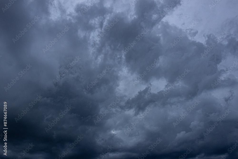 Obraz premium big clouds in sky before storm