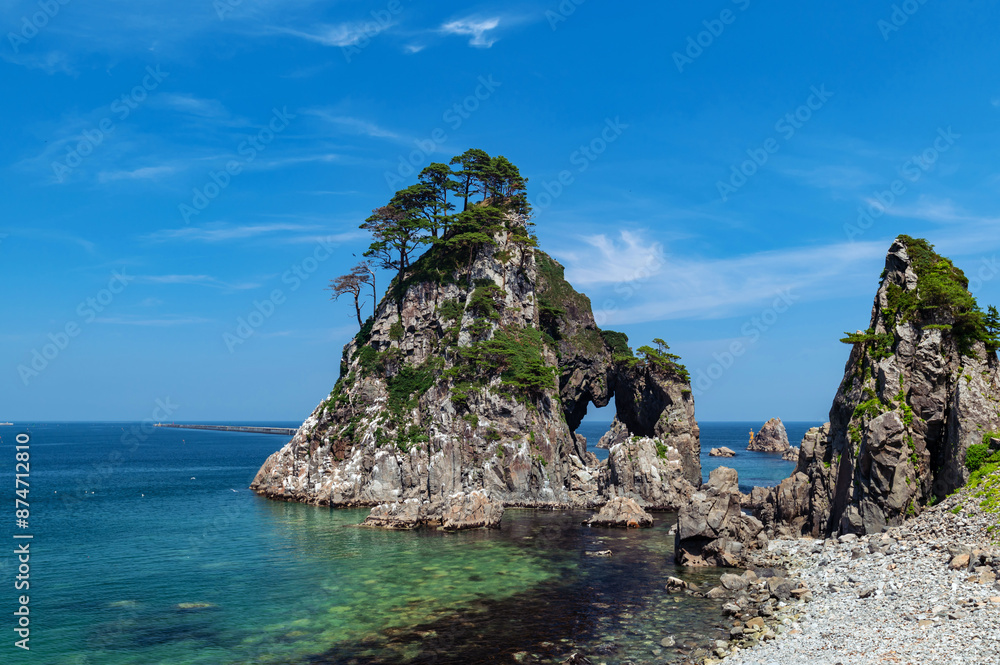 Naklejka premium 【岩手県久慈市小袖海岸】つりがね洞には夫婦の強いきずなを物語る言い伝えがある。