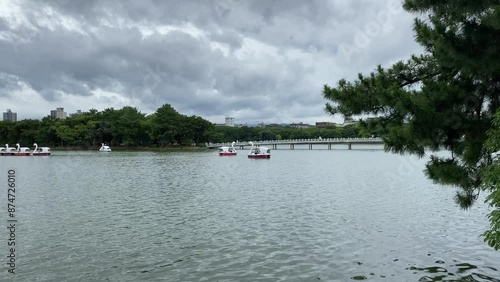 Wallpaper Mural 일본,후쿠오카,공원,하늘,호수,구름,나무,맑음,건물 Torontodigital.ca