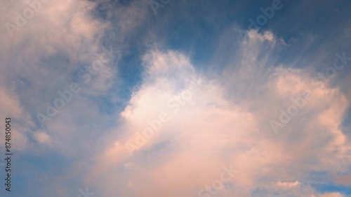 Obraz na płótnie Cloudy sunset dramatic skies background, evening colourful sky template, painted clouds wallpaper w salonie