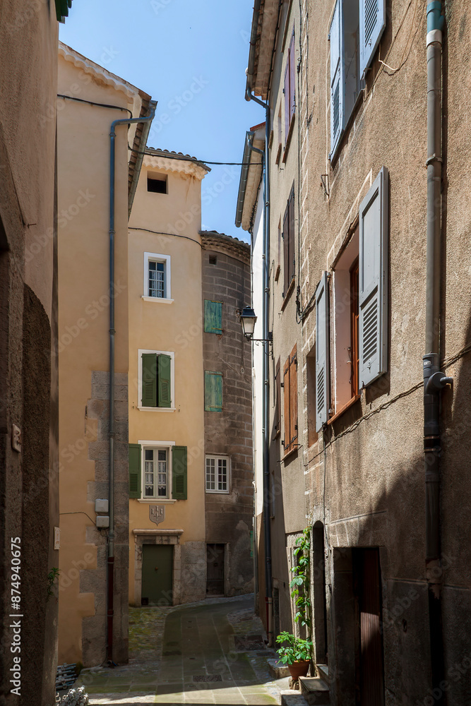 Entrevaux, village médiéval, ville forteresse, France, photographie de voyage, château, remparts, photographie urbaine Entrevaux, village médiéval, ville forteresse, France, photographie de voyage, château, remparts, photographie urbaine