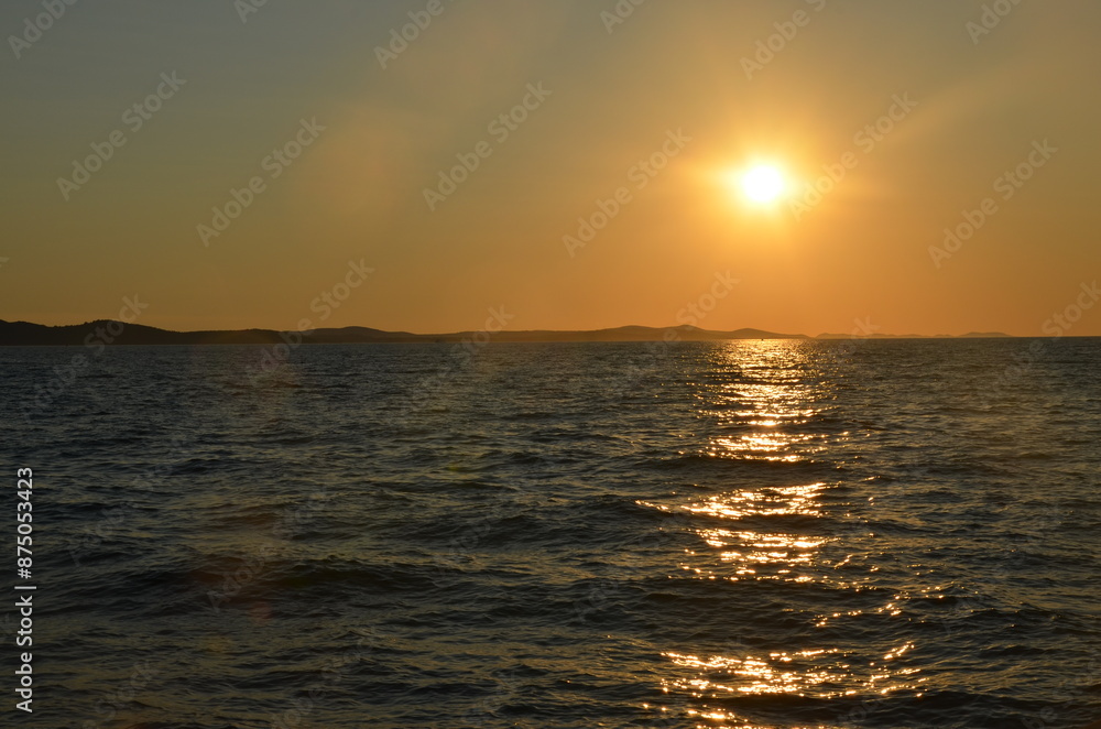 Fototapeta premium sunset over the sea