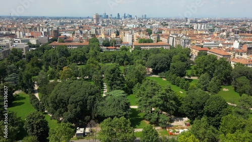 Obraz na płótnie Europe, Italy, Milan Green city , Ravizza park view from the drone . Green park in downtown of the city and new skyline , Green revolution w salonie