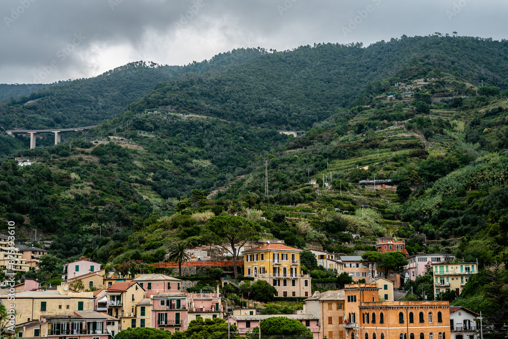 Obraz premium village in the mountains