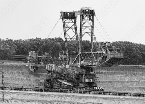 Obraz na płótnie
Large excavator in a coal mining area w salonie