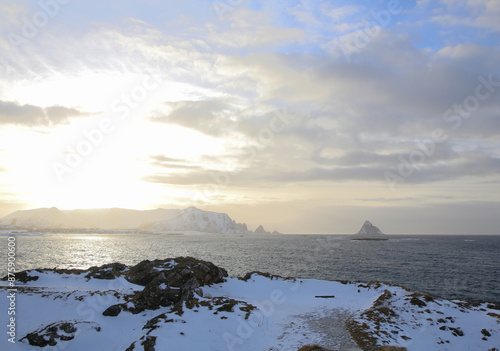 Costa di Andenes in inverno verso Bleik. Isole Vesteralen, Andoya, Norvegia photo