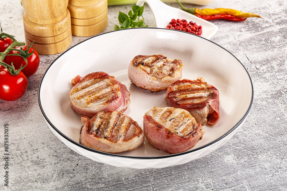 Grilled pork tenderloin with bacon Grilled pork tenderloin with bacon