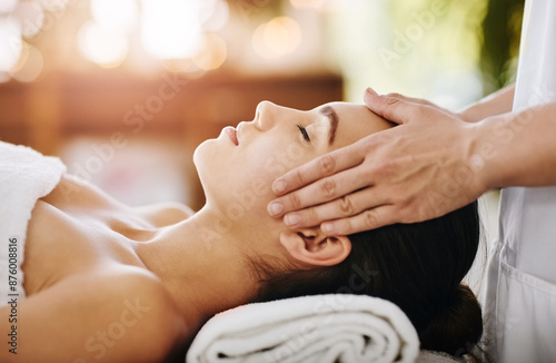 Fotografie Hands, massage and woman in resort for relax, face and treatment for client on bed