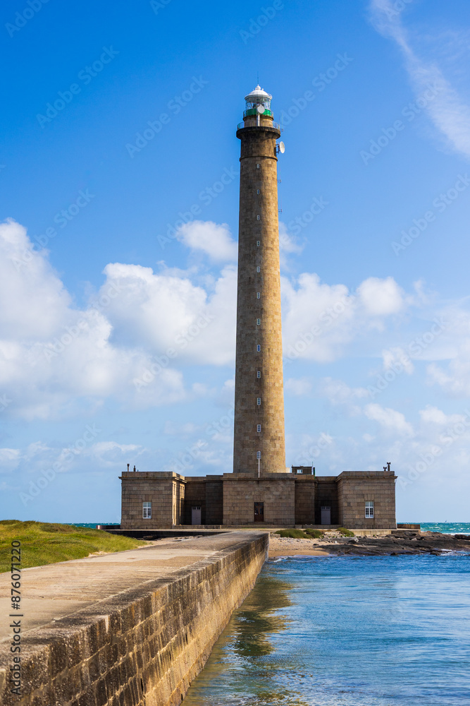 Phare de Gatteville, sur la Pointe de Barfleur, depuis la côte au sud du phare Phare de Gatteville, sur la Pointe de Barfleur, depuis la côte au sud du phare