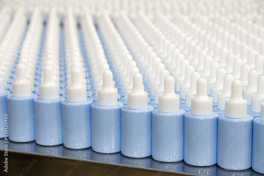 Fototapeta premium serum bottle filling system