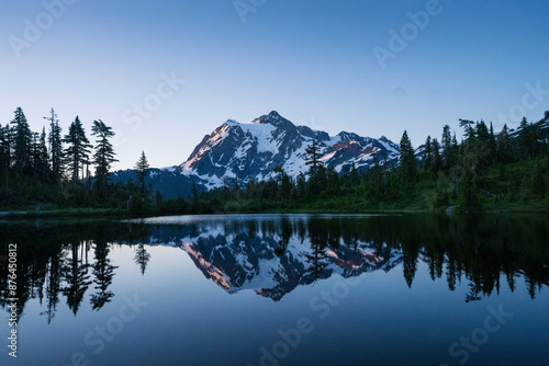 Fototapeta Naklejka Na Ścianę i Meble -  Sunrise at Picture Lake