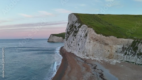 Discover breathtaking images of Durdle Door on the Jurassic Coast. Explore stunning landscapes, iconic limestone arches, and vibrant coastal scenes perfect for travel inspiration and creative projects