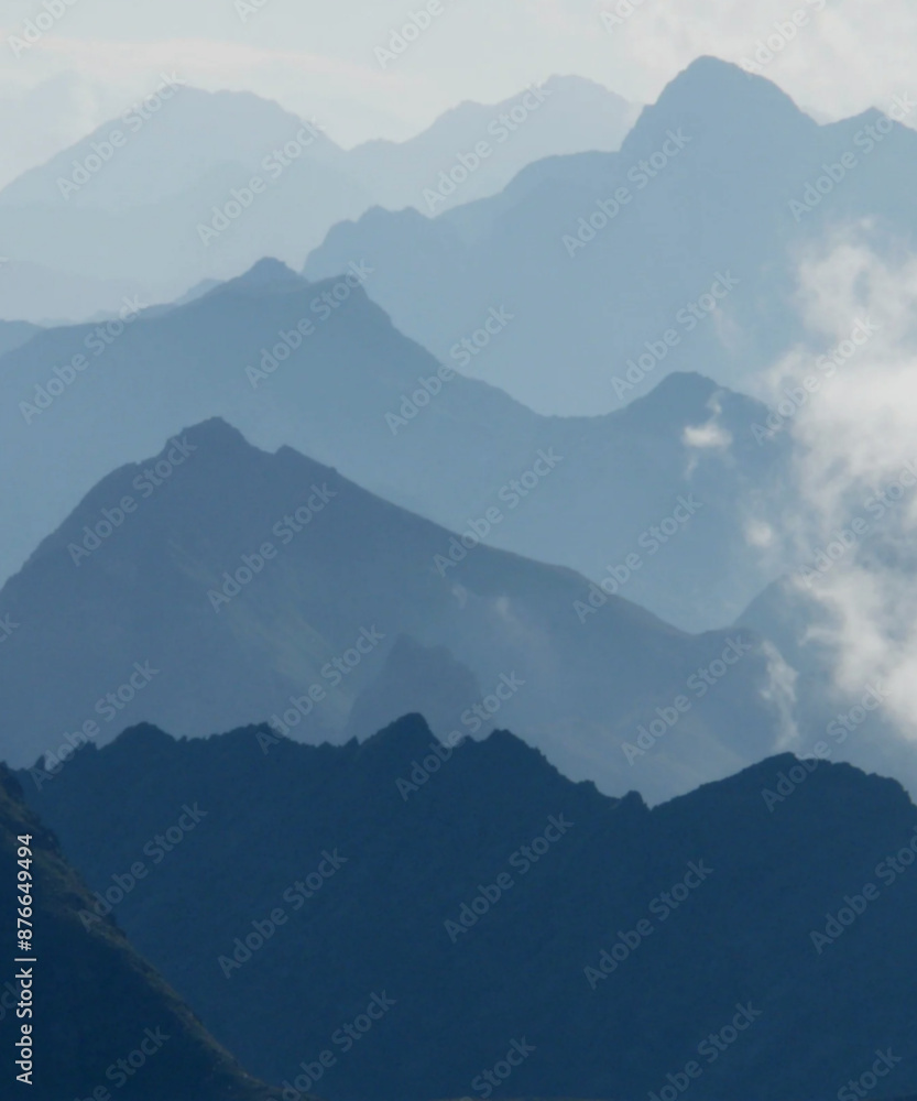 Fototapeta premium Blue Mountain with cloud 
