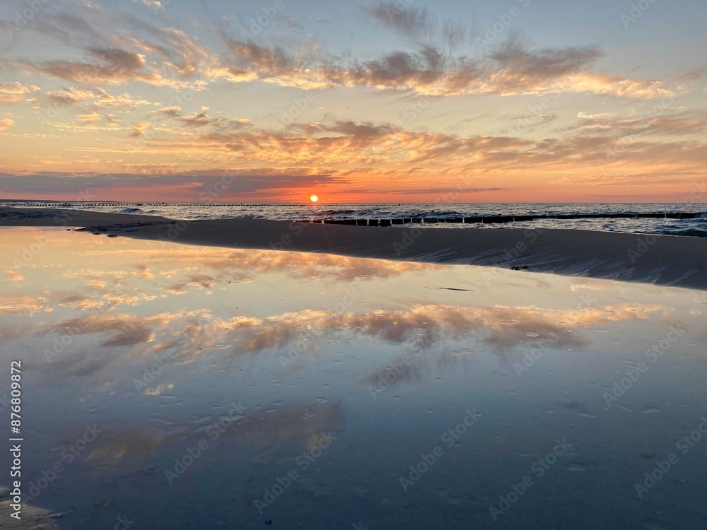 Sonnenuntergang am Strand von Zingst, Ostsee, Mecklenburg-Vorpommern, Deutschland