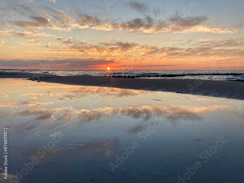 Obraz na płótnie Sonnenuntergang am Strand von Zingst, Ostsee, Mecklenburg-Vorpommern, Deutschland w salonie