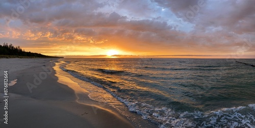Sonnenuntergang am Strand von Zingst, Ostsee, Mecklenburg-Vorpommern, Deutschland