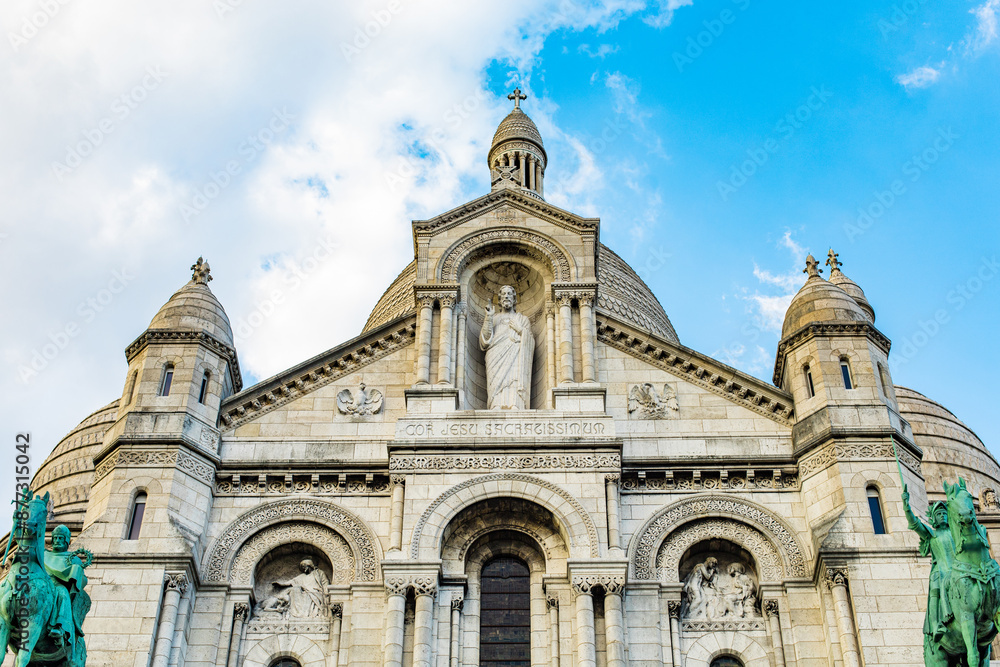 Sacre-Coeur Basilica in Montmartre, Paris, France Sacre-Coeur Basilica in Montmartre, Paris, France