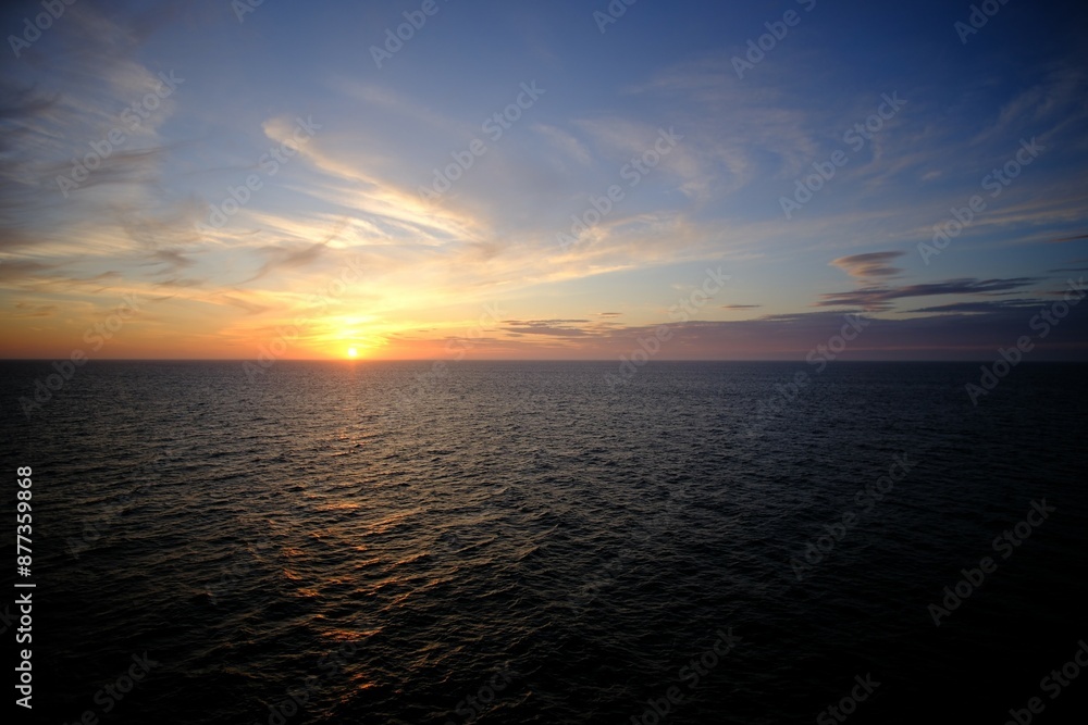 Obraz premium sunset over the sea