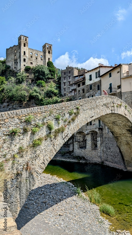 Obraz premium DOLCEACQUA (Ligurie - Italie)