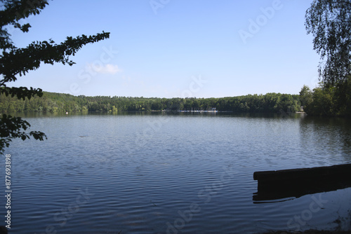 Der Heider Bergsee ist ein Badesee im Süden der Villeseenlandschaft bei der Stadt Brühl bei Köln, Nordrhein Westfalen, Deutschland. Er ist künstlich durch Renaturierung entstanden Naherholungsgebiet 
