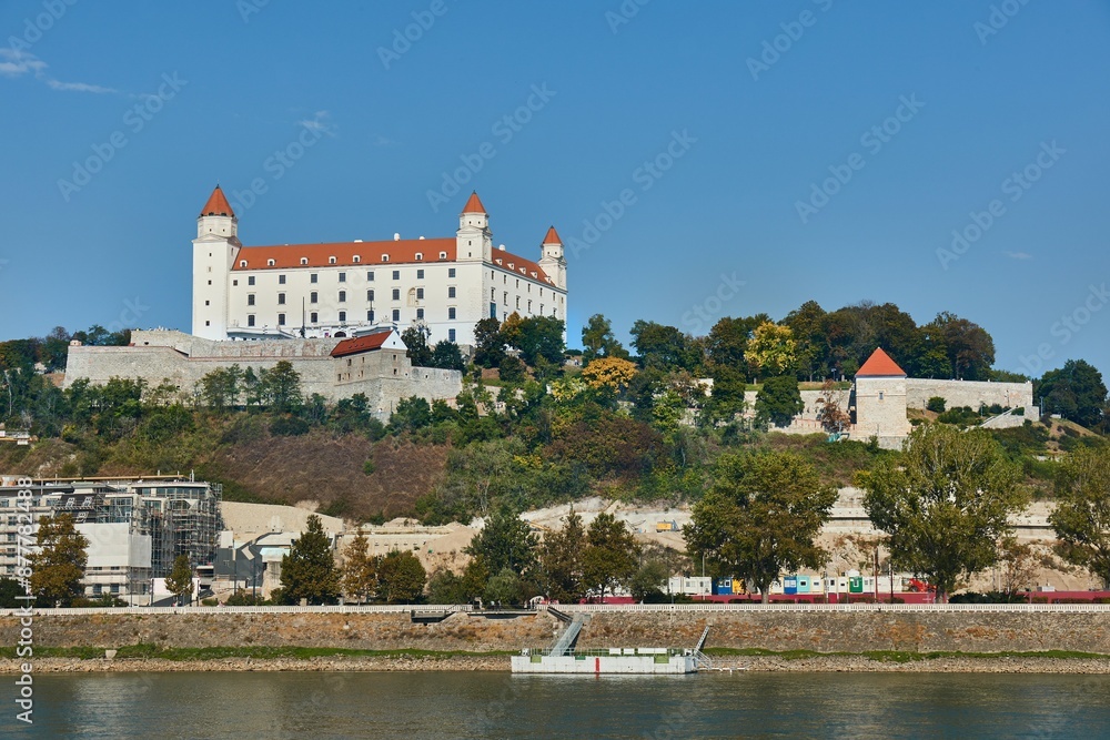 Obraz premium Castle building in Bratislava, Slovakia