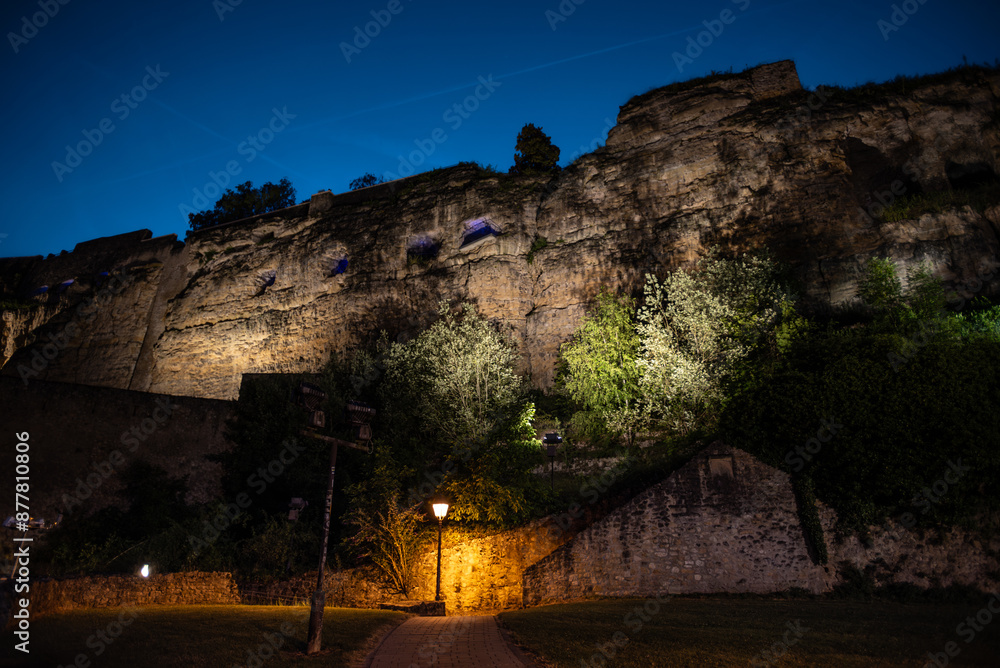 Φωτογραφία Nighttime Illumination of Bock Casemates in Luxembourg City