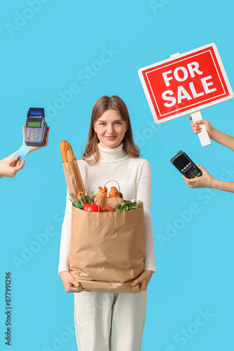 Young woman with shopping b...