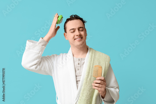 Young man with hair scalp m...