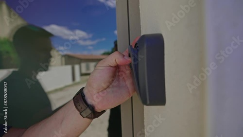 Unlocking Lockbox for Airbnb Key