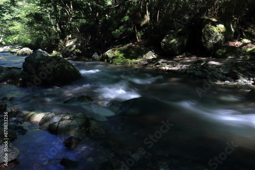 小田深山渓谷　清らかな流れ　夏　(愛媛県）