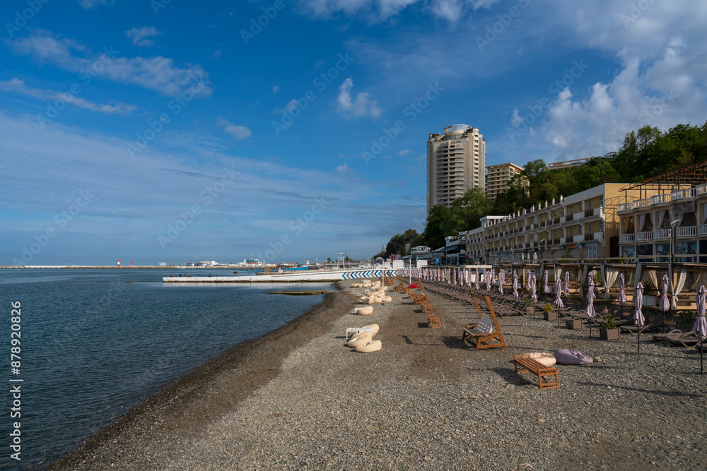 Φωτογραφία View of the beaches along the Primorsky street of Sochi on a sunny morning, Soch