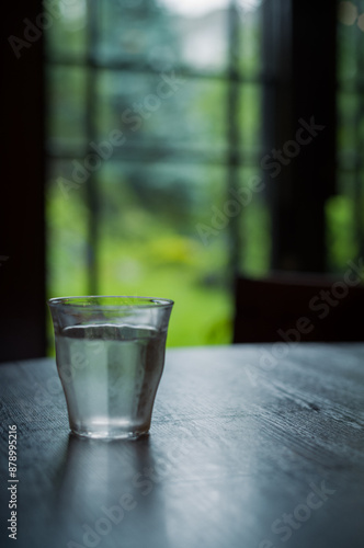 緑の見える食卓