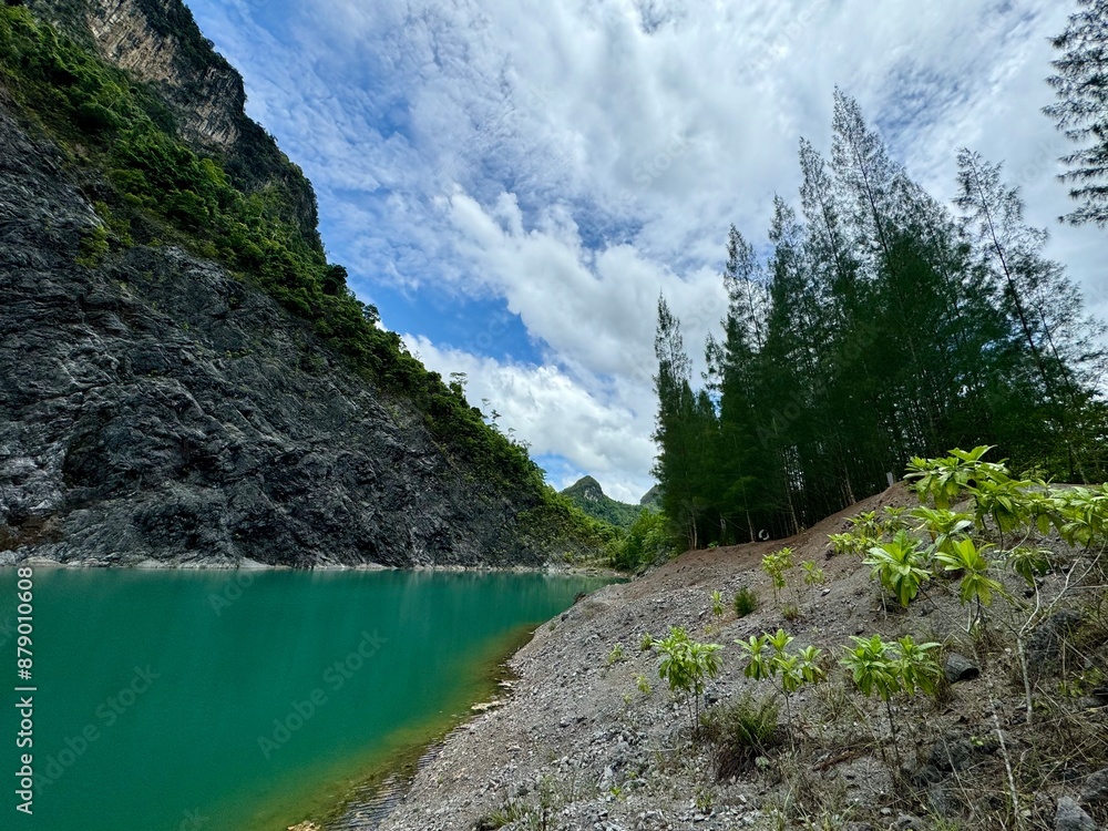 Tham Thong Lang is beautiful and famous tourist attraction in Phang Nga Province. Tham Thong Lang is beautiful and famous tourist attraction in Phang Nga Province.