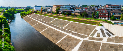 Foto 二子玉川・多摩川に建設された堤防　水害対策　防災【東京都・世田谷区】　
Embankment built on the Tama River - Tokyo,