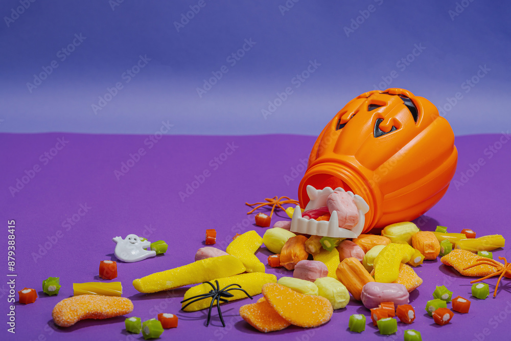 Obraz premium Traditional festive composition for Halloween party. Sweet seasonal food, homemade autumn decor